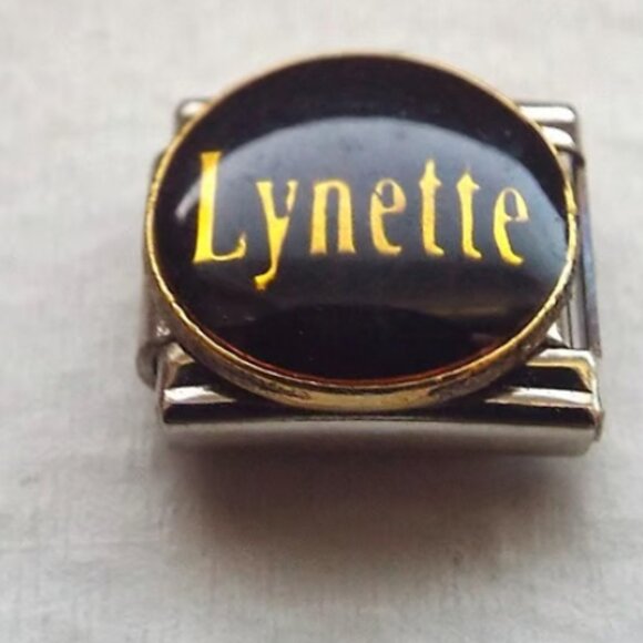 Name Lynette on black enamel 9mm stainless steel italian charm bracelet link new - Picture 1 of 2